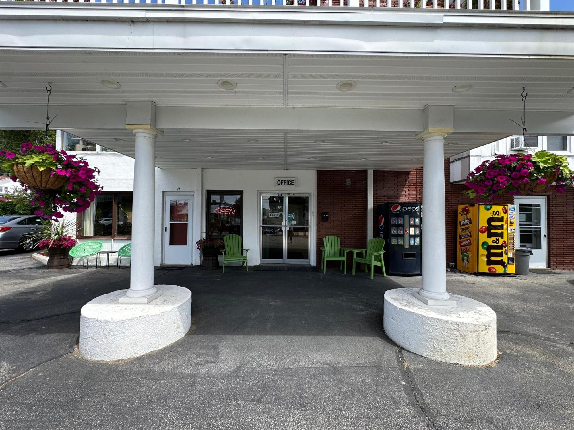 O'Sullivan'S Motel Lake George Eksteriør billede