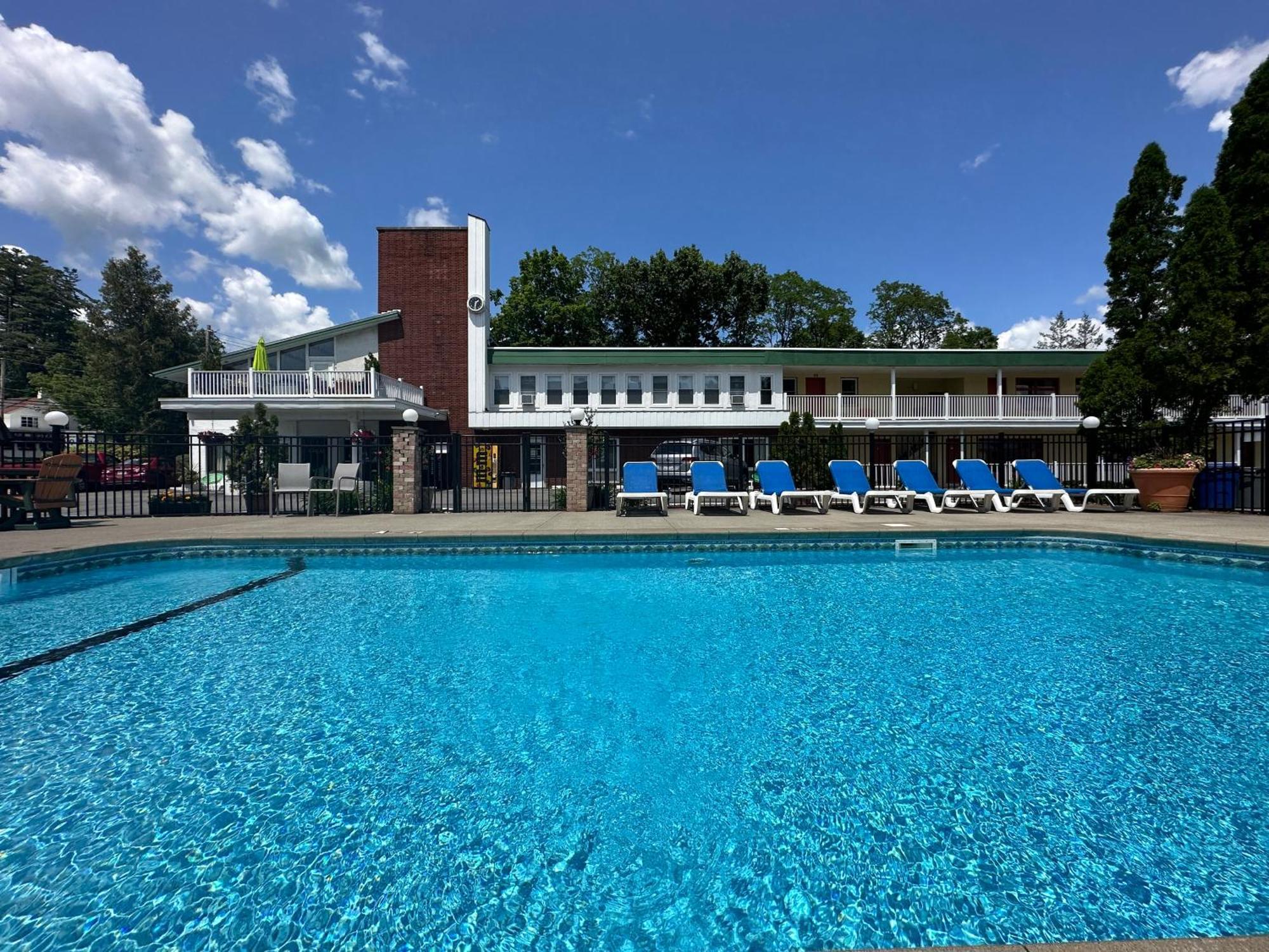 O'Sullivan'S Motel Lake George Eksteriør billede