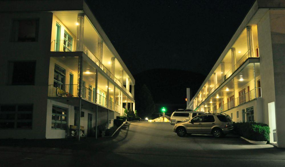 O'Sullivan'S Motel Lake George Eksteriør billede