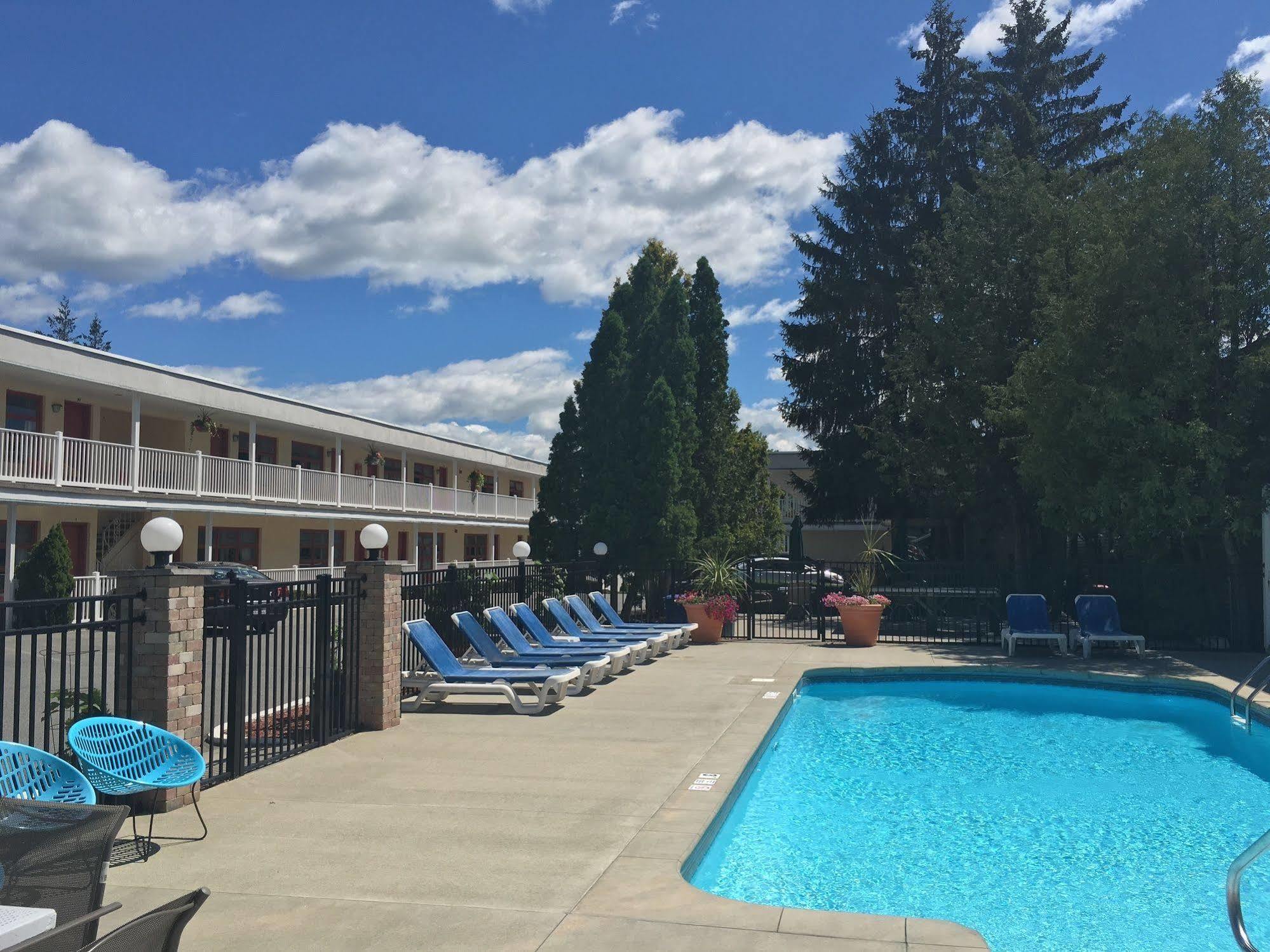 O'Sullivan'S Motel Lake George Eksteriør billede